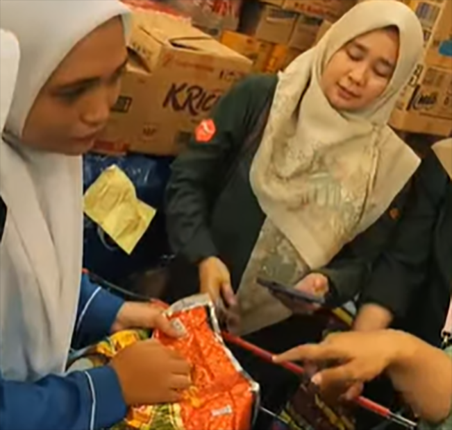 Satgas Pangan Polda Kaltim dan Polresta Balikpapan berkolaborasi dengan Dina PPKUKM dan DPTPH Kaltim serta Disdag Kota Balikpapan melakukan sidak/Foto:Polresta Balikpapan